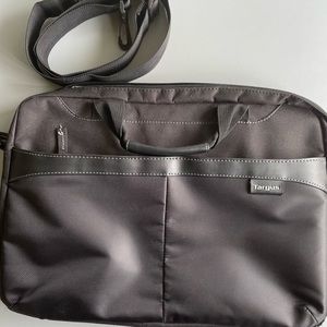 GUC Targus Carrying Case With 15.6" Laptop Pocket